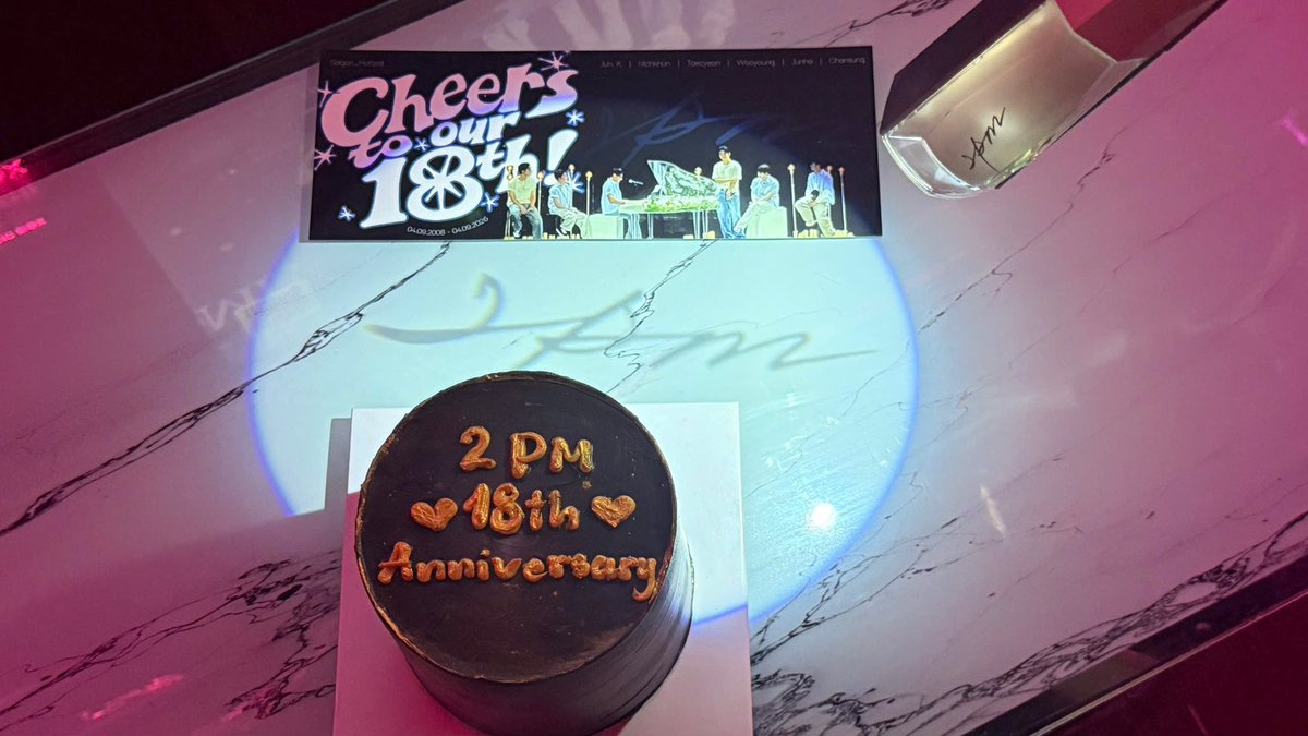 saigon_hottest's tweet photo. Cheers to your 18th #2PM 🥂🍾

🖤𝟚ℙ𝕄 𝟙𝟠𝕋ℍ 𝔸ℕℕ𝕀𝕍𝔼ℝ𝕊𝔸ℝ𝕐🖤

#투피엠
#HOTTEST #핫티스트
#2PM_18th_Anniversary https://t.co/kxlOSOoWbX