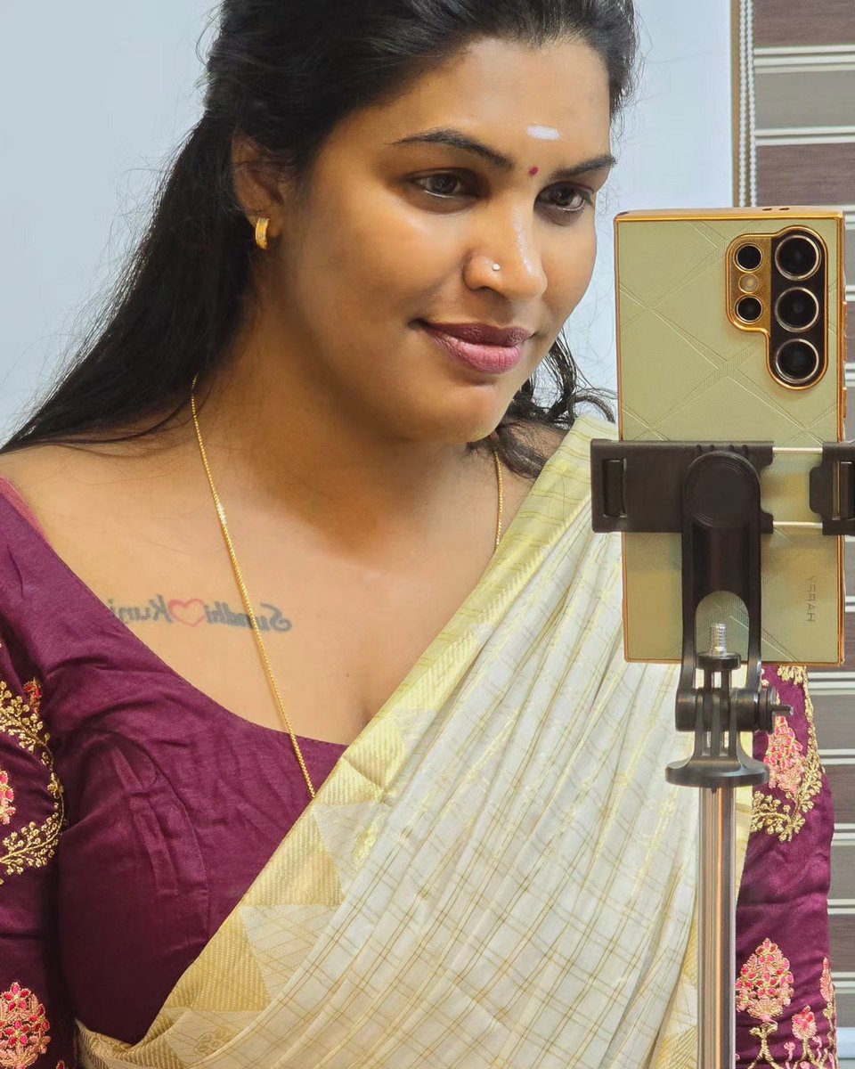 Reshmaammu47's tweet photo. യെ മേരാ പേഴ്സണൽ അക്കൗണ്ട് ഹേയ് ❣️
എല്ലാ സുഹൃത്തുക്കളും എന്നെ പിന്തുടരുന്നു. ��️‍🩹 https://t.co/3cGxa8nFvg