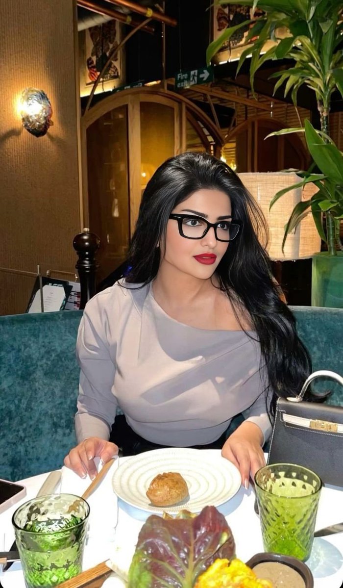 Exec_Office1's tweet photo. عشرة مليون
​لو جاتك 1،000،000 ريال سعودي اليوم
هل يمكن للمبلغ.. أن يحل كل مشاكلك💵
​◯ نعم
​◯ لا https://t.co/5gDMbZIlmF