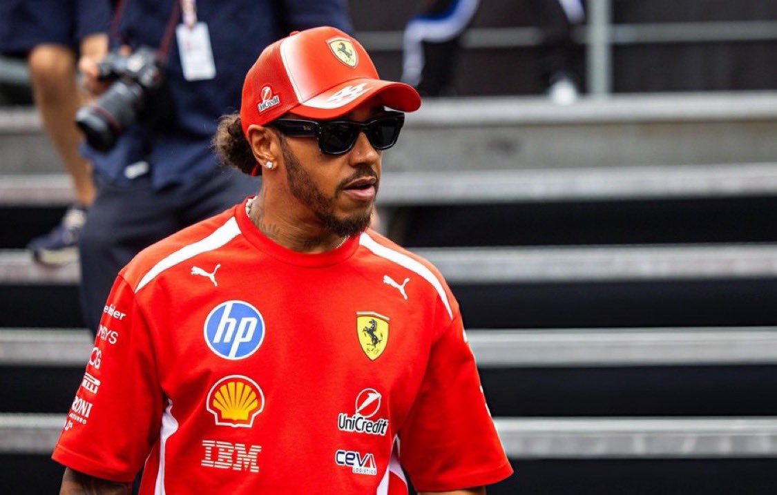 ferrarinewstr's tweet photo. 🚨✅ HAMILTON’DAN YENİ SÖZLEŞME SİNYALİ: 

🎙️ Lewis Ferrari'deki Geleceği Hakkında: “Sanırım Yeni Kurallarda da Ferrari’de Kalacağım.”

“Ferrari'yi seviyorum, kendimi evimde hissediyorum ve uzun bir süre yarışmayı planlıyorum. Sanırım yeni kurallarla birlikte de burada olacağım. Amacım, bu takımın hak ettiği yere gelmesine yardımcı olmak için en iyi katkıyı sağlamak.”