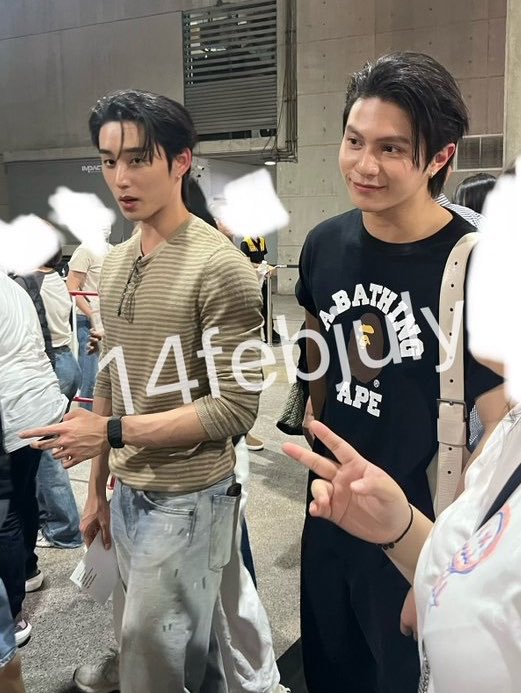 valcrazyforWE's tweet photo. WILLIAM AT THE CONCERT DATE WITH FAMILY🤍
William looks so big behind Est 😳🫣
when that happened?!?!  

#WilliamEst 
Cr: 14febjuly https://t.co/7VhMaRXEuV