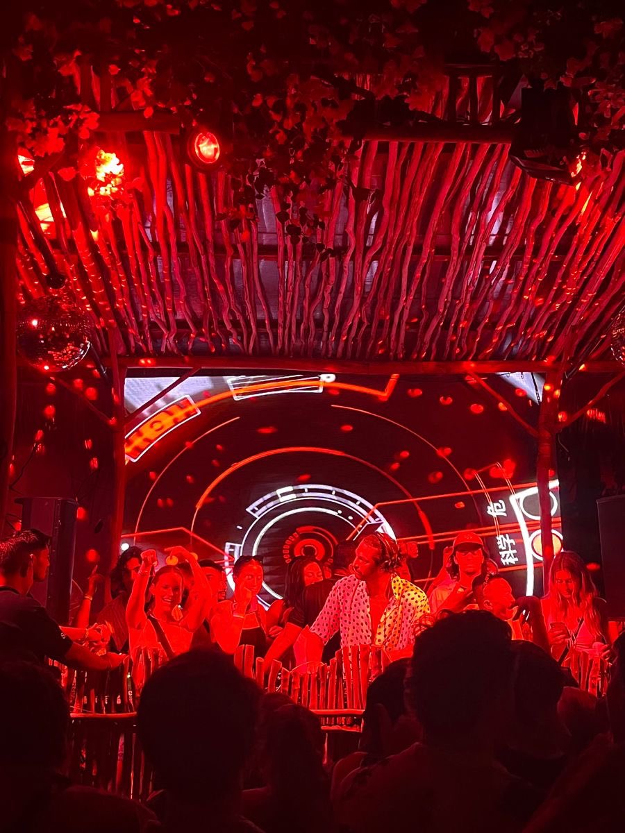 amoraphile's tweet photo. ᅠ

📍Canggu, Bali.

one of those nights that stats “just a single drink”. this is Canggu at its most unhinged and most fun. xx https://t.co/AKirllXzx4