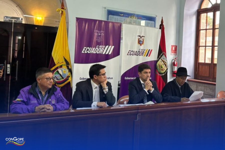 congope_ec's tweet photo. En Tungurahua, la articulación territorial fortalece la prevención. Como CONGOPE participamos en el COE Provincial junto al Gobierno Provincial, los GAD cantonales y las instituciones del Sistema Nacional de Gestión de Riesgos para coordinar acciones frente a posibles eventos asociados al fenómeno de El Niño.🌎

Seguimos fortaleciendo capacidades, identificando puntos críticos y acompañando técnicamente a los gobiernos provinciales para impulsar respuestas oportunas que protejan a la ciudadanía y a los territorios.💪

#LosGobiernosProvincialesSomosElEcuador #CONGOPE #UnSoloEcuador #PrevenciónConResultados #TerritoriosResilientes