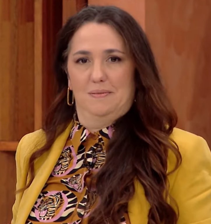 jlsantana's tweet photo. Narda antes de los octógonos / después de los octógonos https://t.co/IbzySkye5k