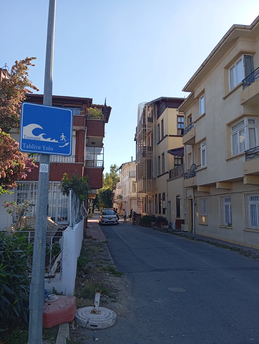 galiba_bilgi's tweet photo. Gelirken dikkatli ol. https://t.co/8VOFmz9DZQ