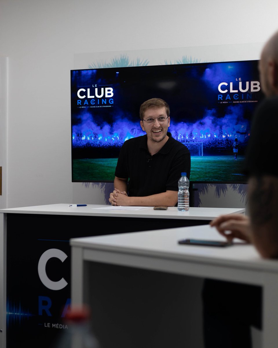 LECLUBRACING's tweet photo. Souvenirs de la première émission du CLUB RACING ! 

🫶🏼 Merci pour le soutien, les messages et les retours constructifs. 
En espérant que la suite vous plaira 🔜 

📸 Sabri Nouri

À lundi pour le débrief de Troyes - Racing ! 

#RCSA #LeClubRacing #ClubRacing https://t.co/sfugyjllDD