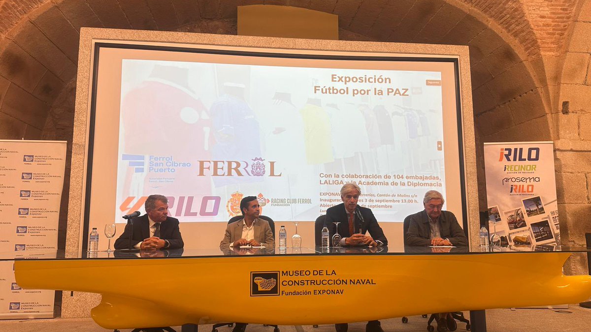 PuertoFerrolSC's tweet photo. ⚽️ El presidente de la Autoridad Portuaria de Ferrol-San Cibrao, José Antonio Álvarez Vidal, ha participado esta mañana en la inauguración de la exposición “Fútbol por la Paz”, organizada por la Academia de la Diplomacia del Reino de España, con la colaboración de @laliga. https://t.co/dgqNmDsNjd