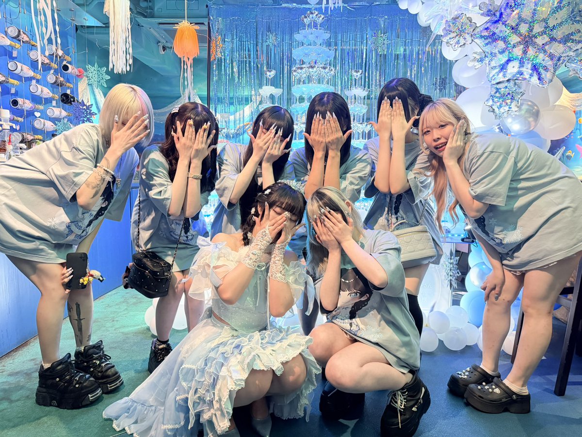 mayo_mermaid's tweet photo. 🩵0829バースデーおきゅおわ🩵

👑11組の愛が深すぎる王子たち

ドリンクショットもぐもぐと、バースデーオリシャンぜーんぶぽん！とたくさんのおめでとうをありがとうございました🫶

雪の女王になったまよはどうでしたか？

今後とも末永く、"マーメイドまよ"をよろしくお願いいたします🧜‍♀️ ✨ https://t.co/8pUzs21CL6