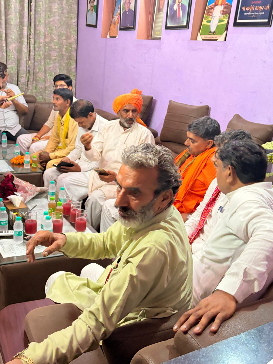 SunilEngineer1's tweet photo. 🌸 आत्मीय मिलन एवं स्नेहिल संवाद 🌸

गोहाना में श्री दिलबाग बाजवान जी के निवास स्थान पर आयोजित आत्मीय जलपान एवं स्नेहिल संवाद कार्यक्रम में सहभागिता की।

इस अवसर पर संगठनात्मक विषयों एवं आगामी कार्ययोजनाओं को लेकर आत्मीय संवाद एवं सार्थक चर्चा हुई। https://t.co/TyoOKvIFod