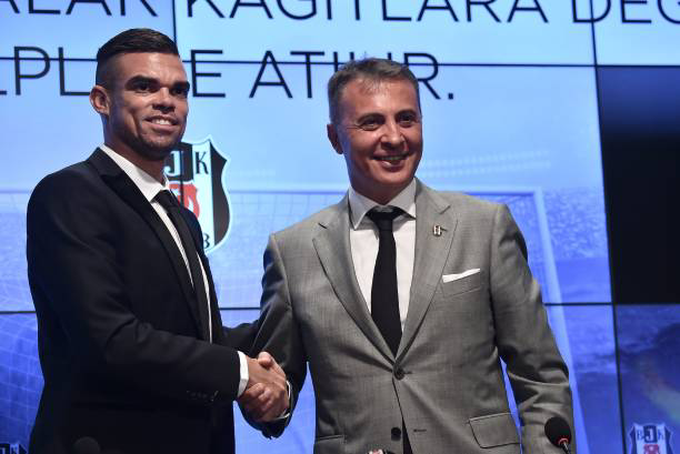 talisc4mus's tweet photo. Beşiktaş taraftarı bir şeyi çok iyi anlamıştır. 

Beşiktaş'ın en büyük başkanı Fikret Orman'dır. 

İlk seçimde tribünde ismini haykırmak dileğiyle. 

FİKRET ORMAN. https://t.co/BWllsVcSKL