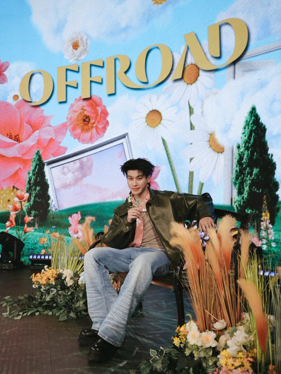 TOTOGABACK's tweet photo. พี่โต้มาละค้าบบบ 😉
OFFROAD x TPOPSTAGE
#ออฟโรดไม่รู้ชื่อดอกไม้TPOPSTAGE https://t.co/UuziD7qyZp