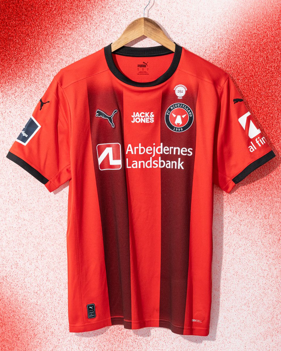 Nevzatslegacy's tweet photo. 2025 Midtjylland Away Franculino Gluda Djú Match-Worn Signed | København - Midtjylland | 23 February 2025 at Parken Stadium

Franculino started the match for Midtjylland and played 61 minutes, as København claimed a 1–0 victory through Magnus Mattsson’s second-half penalty. https://t.co/5sYuFZ59x0