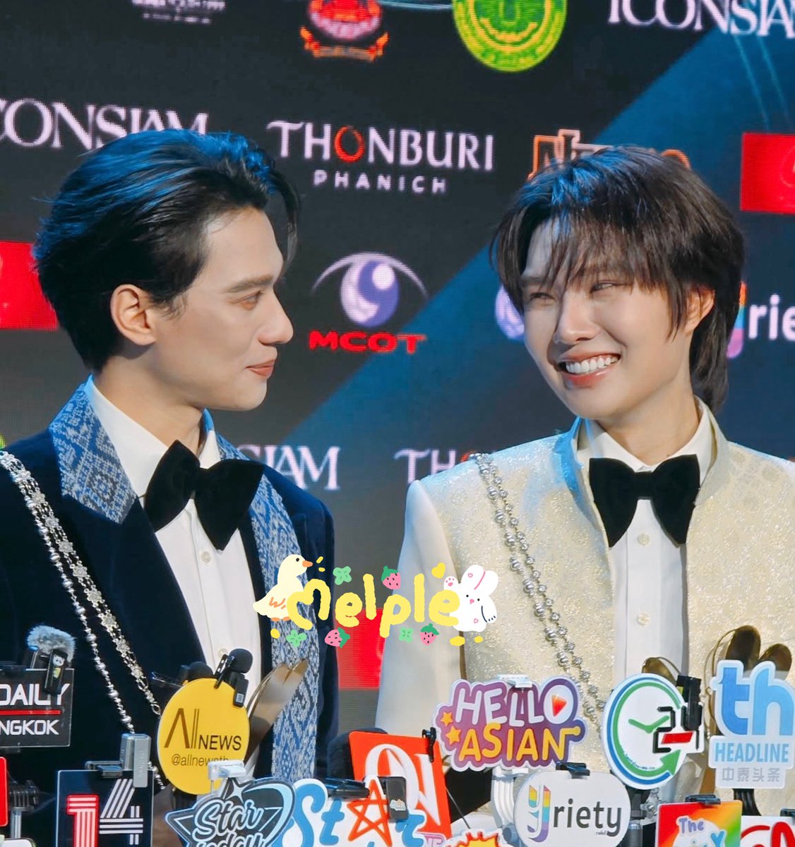 melple's tweet photo. รุ่นน้องที่ไปงานนี้ถ่ายมาฝาก พร้อมโทรมาถามด้วยความสงสัย 

“พี่ ลูกพี่นี่เขาคบกันจริงใช่ไหม” ทางนี้ไปไม่ถูกเลย ไม่รู้จะตอบยังไง ได้แต่ช่วยคุยเรื่องอื่น 😅🫣

KENGNAMPING AT YENT AW2026
#YEntAwards26xKNP
#KengNamping #เก่งน้ำปิง
#KengHarit #nampingster https://t.co/WCpIrMPJ76