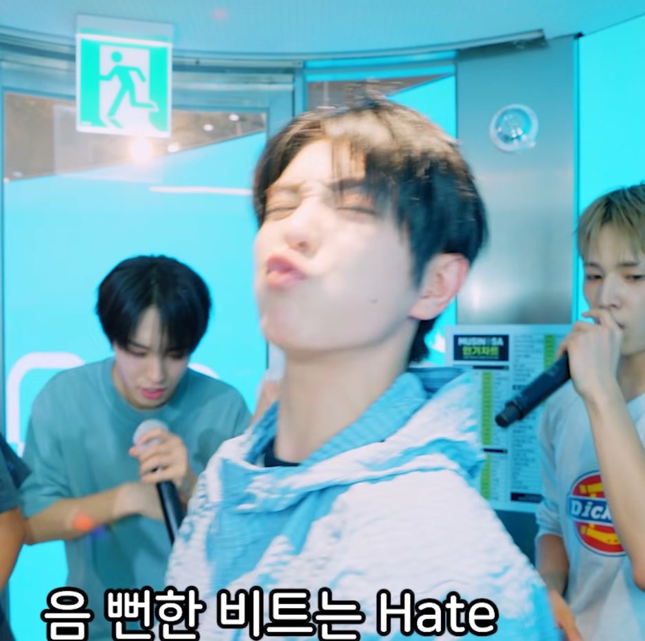 geonkijote's tweet photo. GAHHHDHSHSJJS THE CUTESTJTJTJ https://t.co/ckFn6zOTmp