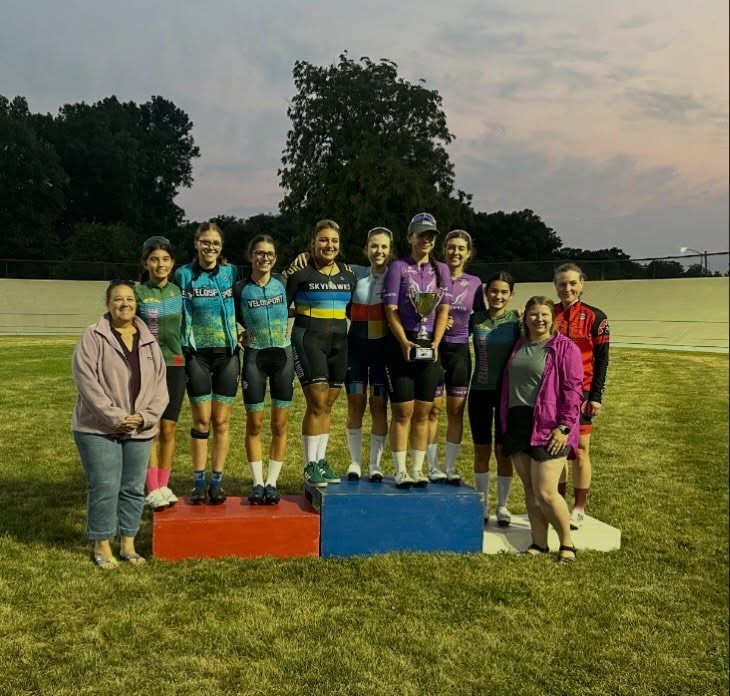 LoydKristan's tweet photo. Women’s night at the track with a 50-lap points race! A fantastic night of racing with a great group of girls. https://t.co/i5xMxgQwBK