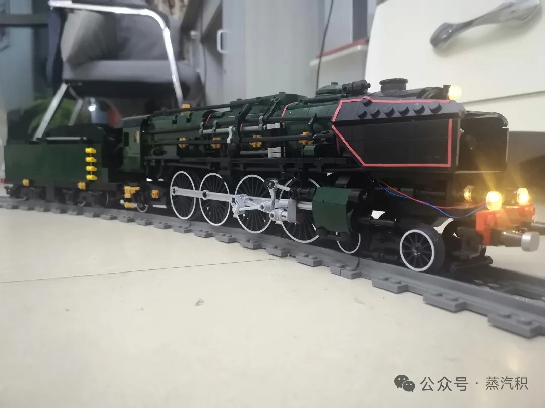 ziyu_zhang51054's tweet photo. SNCF 241A steam locomotive by Kiyeo 沐阳
#SNCF241A #SteamLocomotive #BrickModel #RailwayHeritage #MechanicalAr
#Dampflokomotive #BrickModell #Eisenbahnfan #Schienenverkehr #MOC #Modellbau
#蒸気機関車 #ブロックモデル #鉄道ファン #鉄道模型
#LocomotiveAVapeur #ModèleEnBriques https://t.co/K5ICAD2Tta