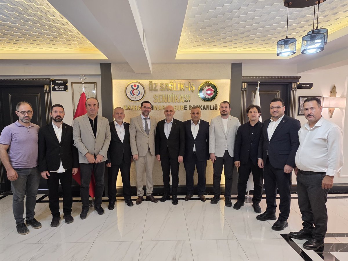 AkKahramanmaras's tweet photo. Öz Sağlık-İş Sendikası Kahramanmaraş Şube Başkanı Sn. Murat Arifoğlu ve Yönetim Kurulu Üyelerine ziyarette bulunduk.

Nazik misafirperverlikleri için teşekkür eder, görevlerinin hayırlı olması temennisiyle çalışmalarında başarılar ve kolaylıklar dileriz.

#AKPARTİ
#Kahramanmaraş 🇹🇷