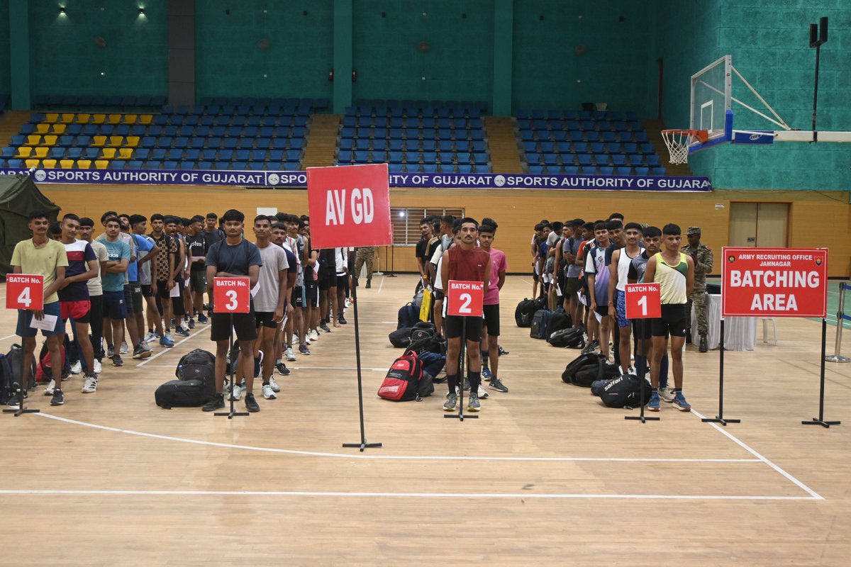 IaSouthern's tweet photo. With dreams in their eyes and determination in their hearts, youth of Gujarat stepped forward to serve the nation.

The #Agniveer Recruitment Rally underway at Sardar Patel Sports Complex, Bhavnagar from 03–11 September 2026 witnessed an overwhelming response on the opening day from aspiring candidates across 34 districts of #Gujarat and UTs of Diu & Daman.

The spirited participation reflects the patriotism, dedication and commitment of Gujarat’s youth towards joining the #IndianArmy and serving the nation with pride.

#JoinIndianArmy 
#SouthernCommand
#RecruitmentRally
@adgpi
@DIRECTORATERTG
@PRODefPune