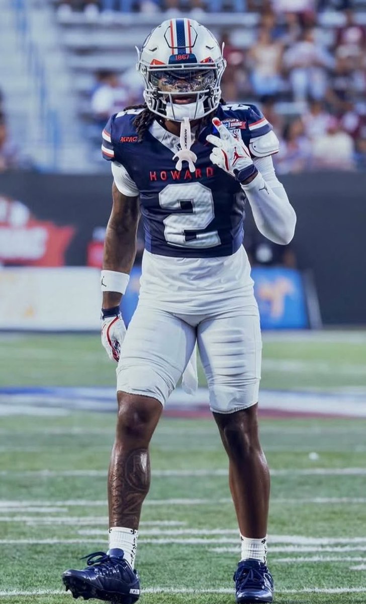 south_ov_France's tweet photo. Week 0 uniform of the week has to go to Howard University 🔥💧 https://t.co/1JaTKPFIto