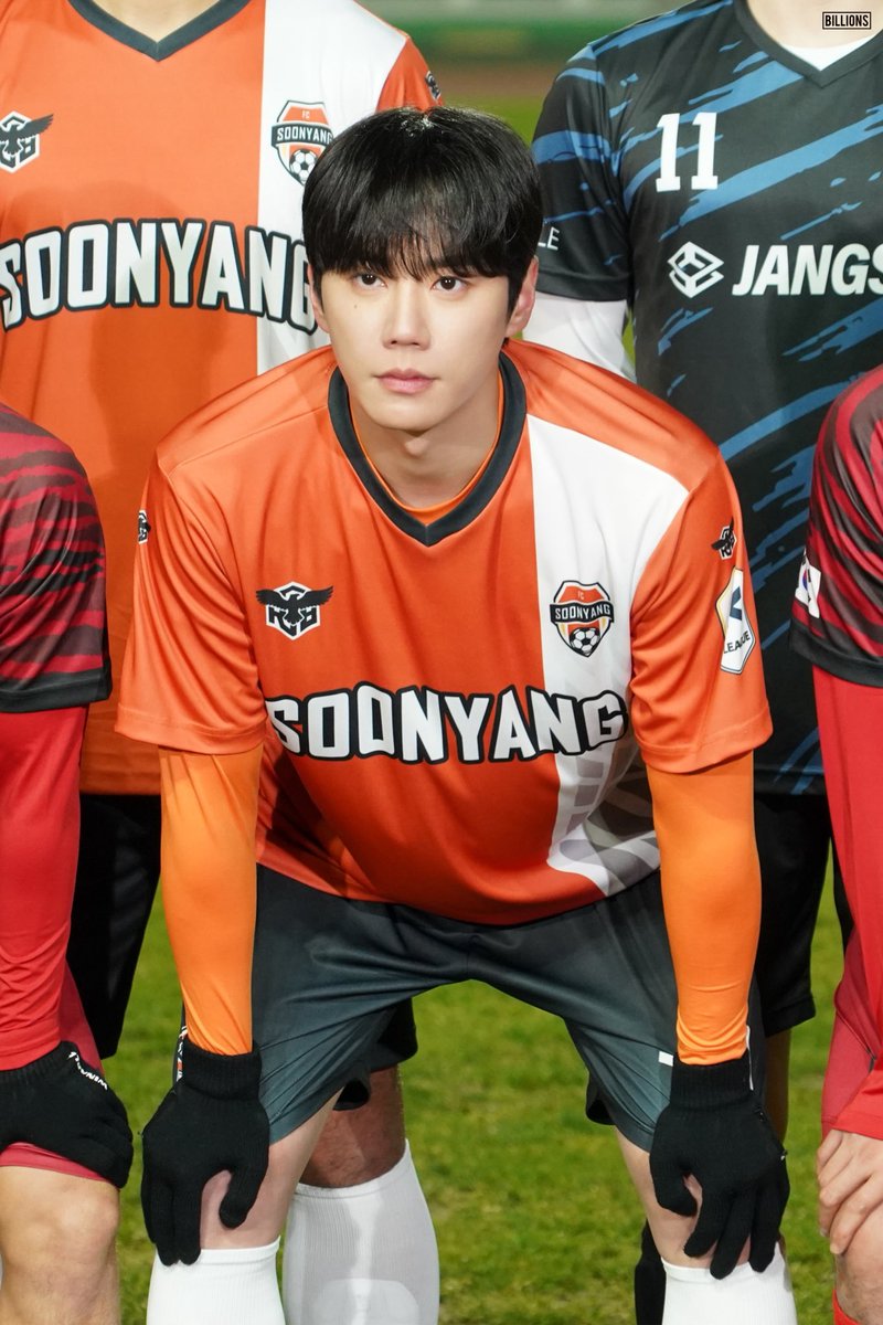 m5wzn_'s tweet photo. 축구하는 남자 너무 좋다
축구선수가 이렇게 잘생겨도 되나요? https://t.co/8snug26zXu