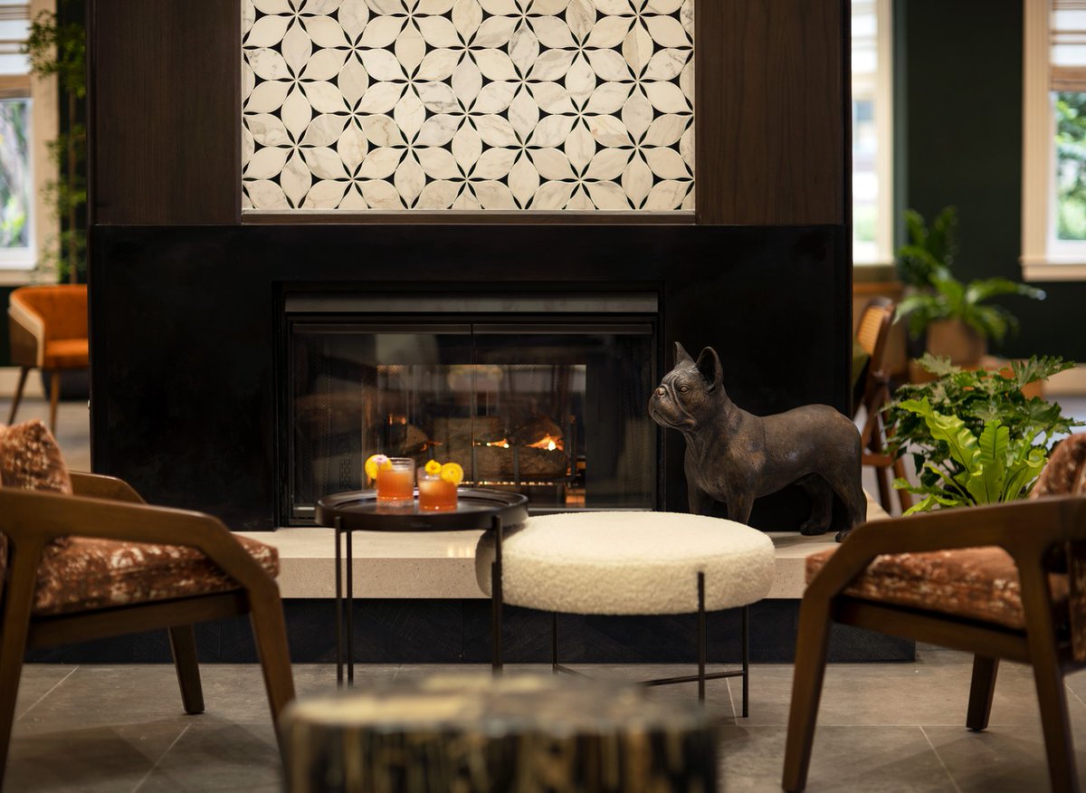 CandraFedookcn's tweet photo. Relax by the fire and catch all the action. From the Super Bowl to the Winter Olympics, The Steward is the perfect spot to unwind. Join us daily for happy hour from 4–6pm with drinks and bites while you watch. https://t.co/QWMuyvAnVH