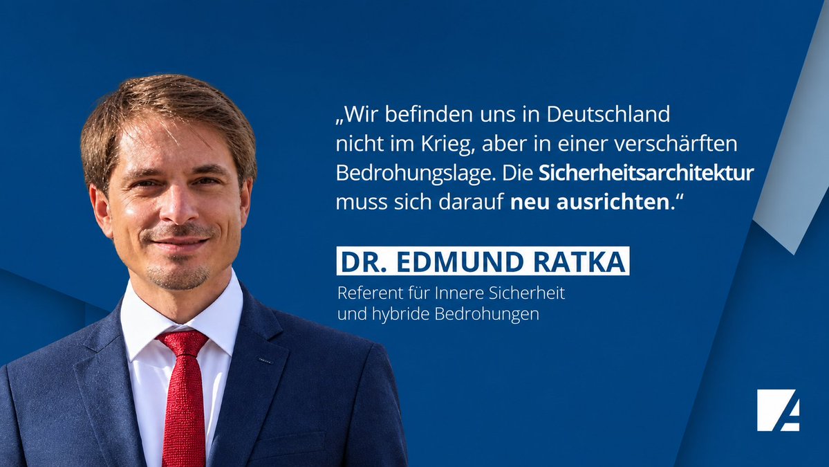 KASonline's tweet photo. Hybride Bedrohungen: Was folgt aus dem Drohnenvorfall am Flughafen Leipzig/Halle? Unser Sicherheitsexperte Edmund Ratka erklärt bei @welt, warum sich Deutschlands Sicherheitsarchitektur auf eine verschärfte Bedrohungslage einstellen muss. Zum Interview 👉https://t.co/1bQUQU8wTX https://t.co/g7Tdb0YiUP