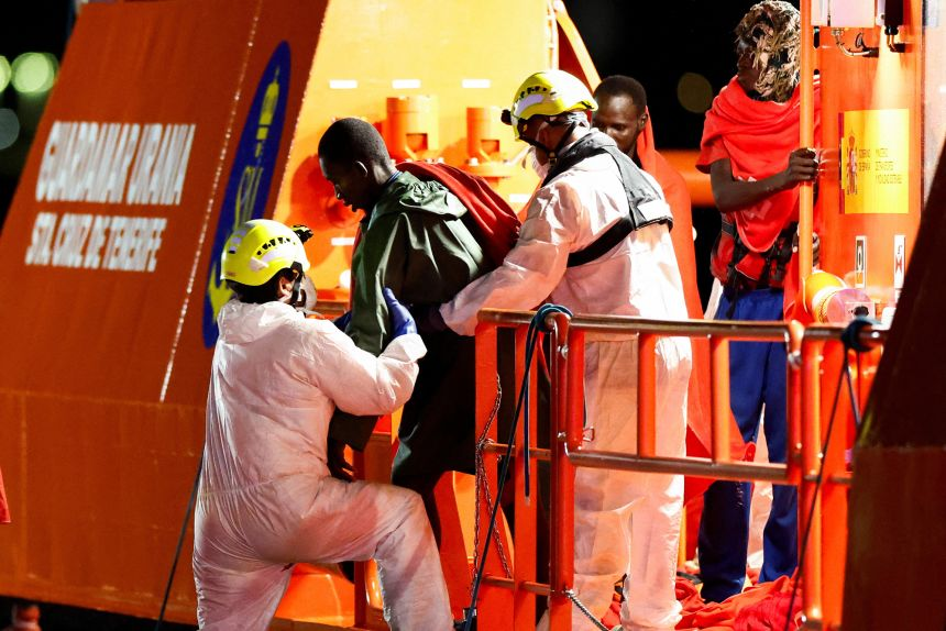 KingdomTVUganda's tweet photo. More Than 80 Migrants Feared Dead After Boat Drifts #OffCanaryIslands
More Details 👉 https://t.co/3E86tufpEN
#KTVNews https://t.co/Q1HZPsWVXB