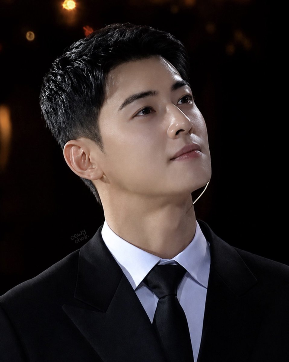 kdramasdiary's tweet photo. it’s been thirteen months since eunwoo enlisted in military, five more months to go 🥹💌 https://t.co/fLIeBpwvfG