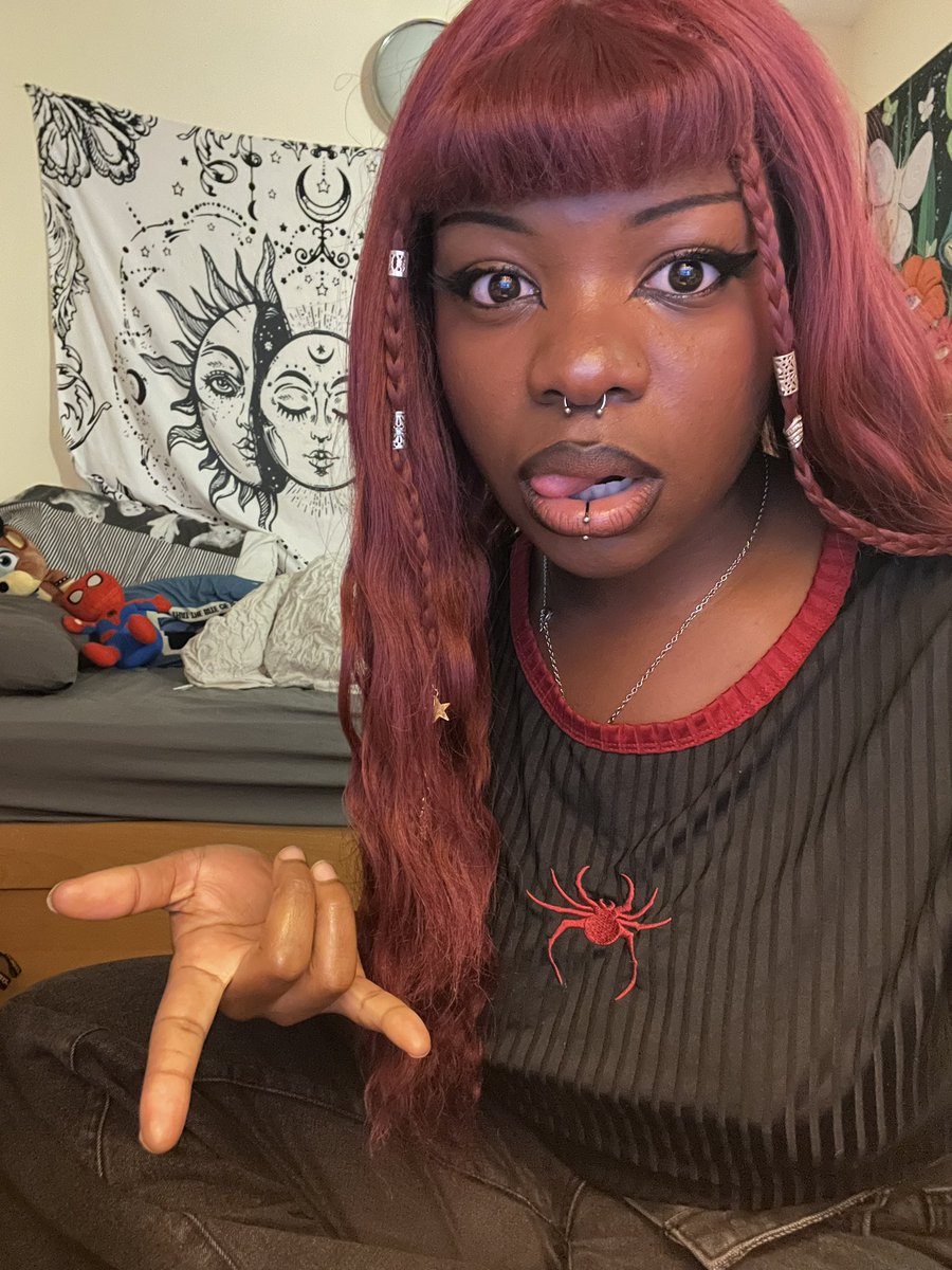 serenacide's tweet photo. He’s right behind me isn’t he…
#SpideyTracker https://t.co/p1QhF5zEih