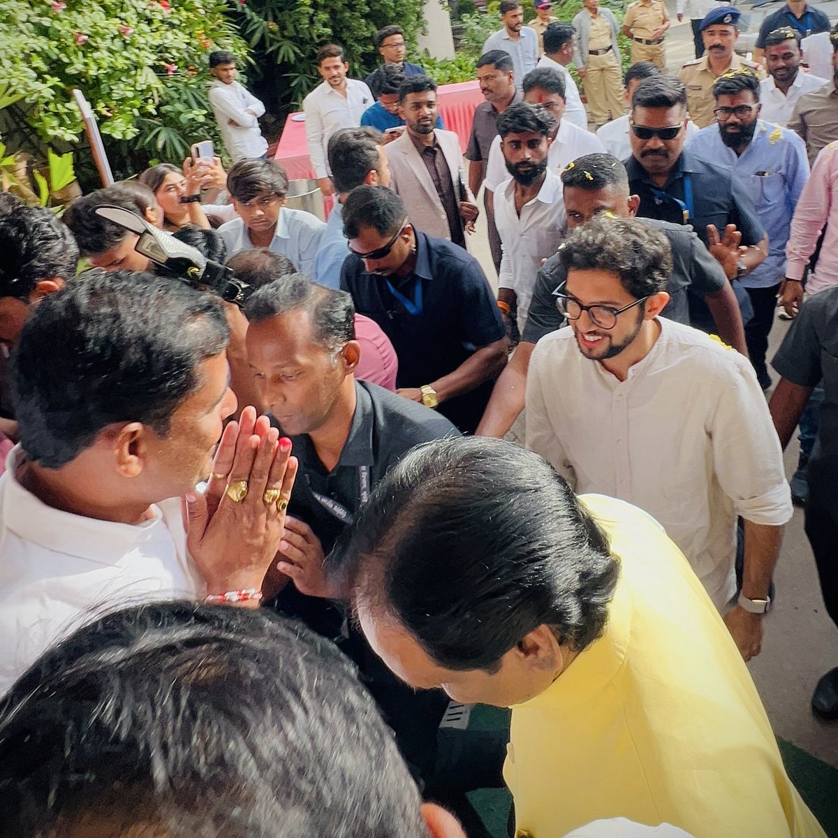 Manojperepatil's tweet photo. मराठवाडा मुक्तिसंग्राम दिनानिमित्त सरकार विरुद्ध मराठवाडा व्यापी जन आंदोलन.
सादरकर्ते - युवासेनाप्रमुख, शिवसेना नेते, आमदार आदित्य ठाकरे साहेब 
📍 #छत्रपतीसांभाजीनगर  

#मराठवाडा_मुक्तिसंग्राम_दिन #आदित्यठाकरे #शिवसेना #जनआंदोलन #छत्रपतीसंभाजीनगर @ShivSenaUBT_  @AUThackeray https://t.co/D10XlRgfNz