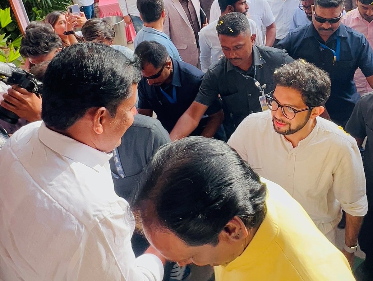 Manojperepatil's tweet photo. मराठवाडा मुक्तिसंग्राम दिनानिमित्त सरकार विरुद्ध मराठवाडा व्यापी जन आंदोलन.
सादरकर्ते - युवासेनाप्रमुख, शिवसेना नेते, आमदार आदित्य ठाकरे साहेब 
📍 #छत्रपतीसांभाजीनगर  

#मराठवाडा_मुक्तिसंग्राम_दिन #आदित्यठाकरे #शिवसेना #जनआंदोलन #छत्रपतीसंभाजीनगर @ShivSenaUBT_  @AUThackeray https://t.co/D10XlRgfNz