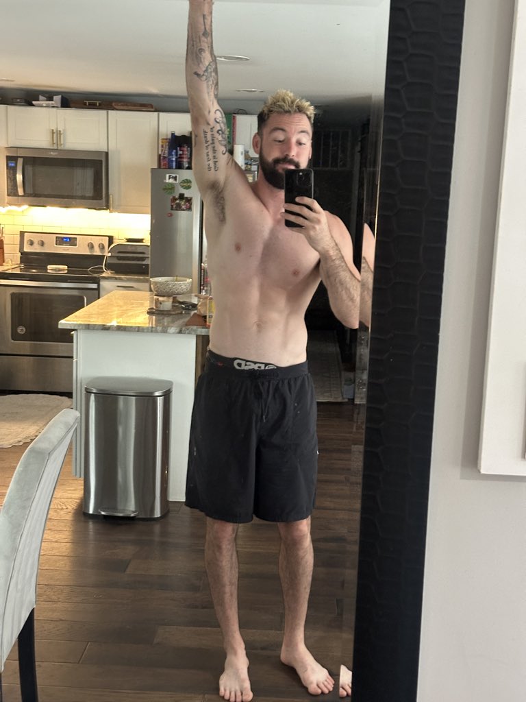 Nathanb6t8's tweet photo. What I look like when I wake up https://t.co/LleqxvGjFd