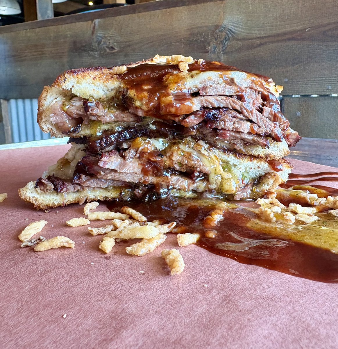 Sugarfire44's tweet photo. 🇨🇺 CUBAN—Smoked Pit Ham &amp; Pulled Pork, Mustard, Pickles &amp; Swiss Cheese on a Toasted Hoagie Roll!

🤠 TEXAS MASSACRE—Brisket, Pepper Jack Cheese, Fried Onions, Jalapeño Jelly &amp; Texas Hot Sauce on Texas Toast!

WE DELIVER 🚘 

https://t.co/wYNWRyJujY https://t.co/fXEut0DhII