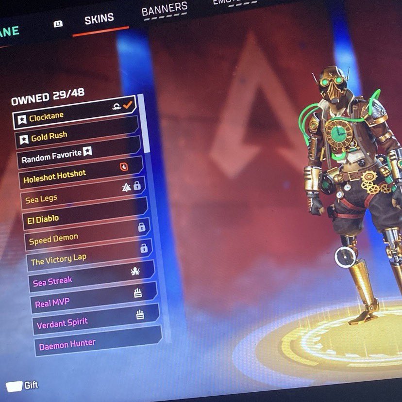 shopsnoop_us's tweet photo. Old personal account for sale - Apex Legends

- works for Xbox / pc only 
- wraith heirloom 
- omega point pathfinder skin (2019)
- Lots of skins/camos from 4-7 years ago
- over $500 spent on packs

Don't waste my time messaging me if you're gonna lowball me and block me https://t.co/prMzZVmaoc