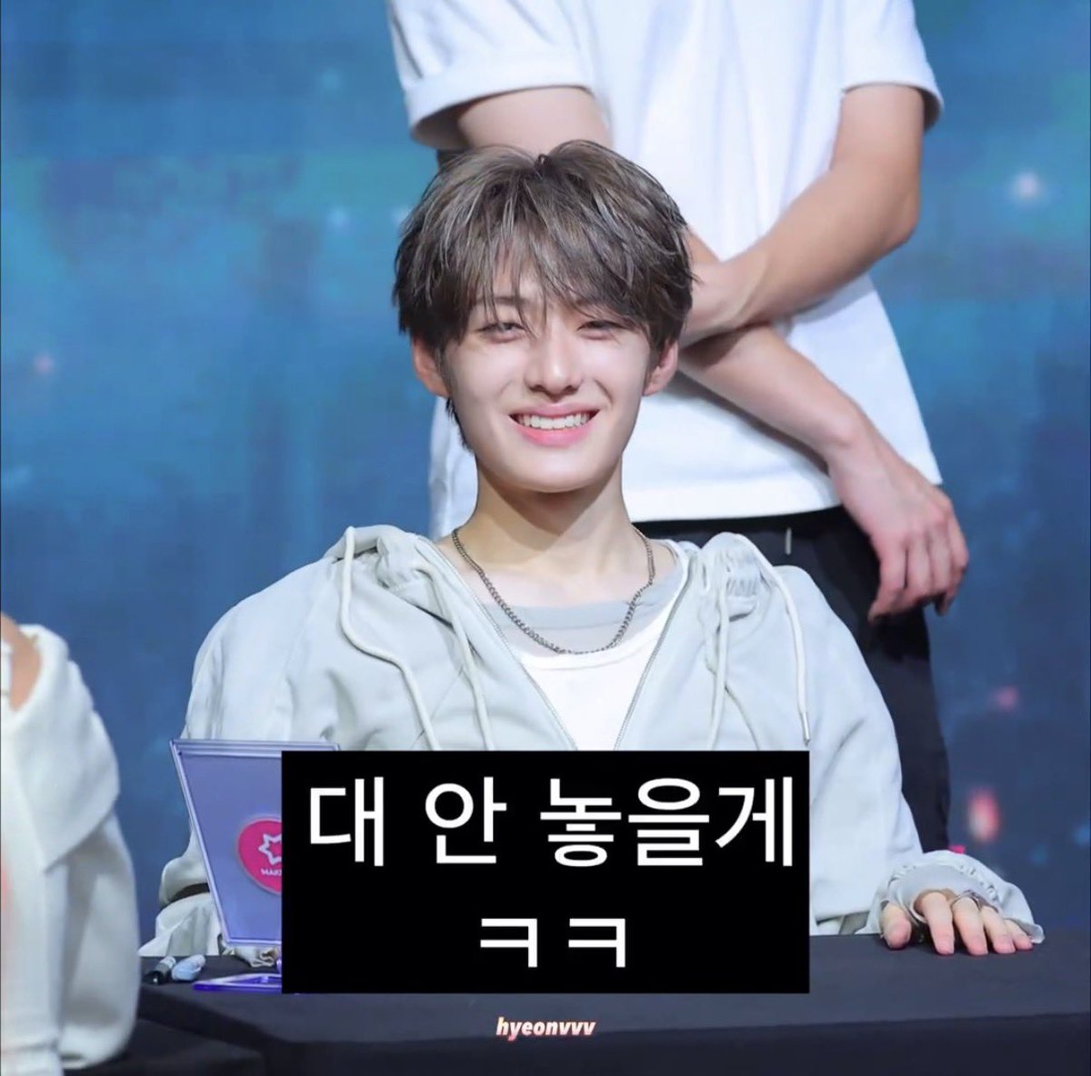 Mazaje8's tweet photo. 표정변화존귀찌네 https://t.co/xv58hcissZ