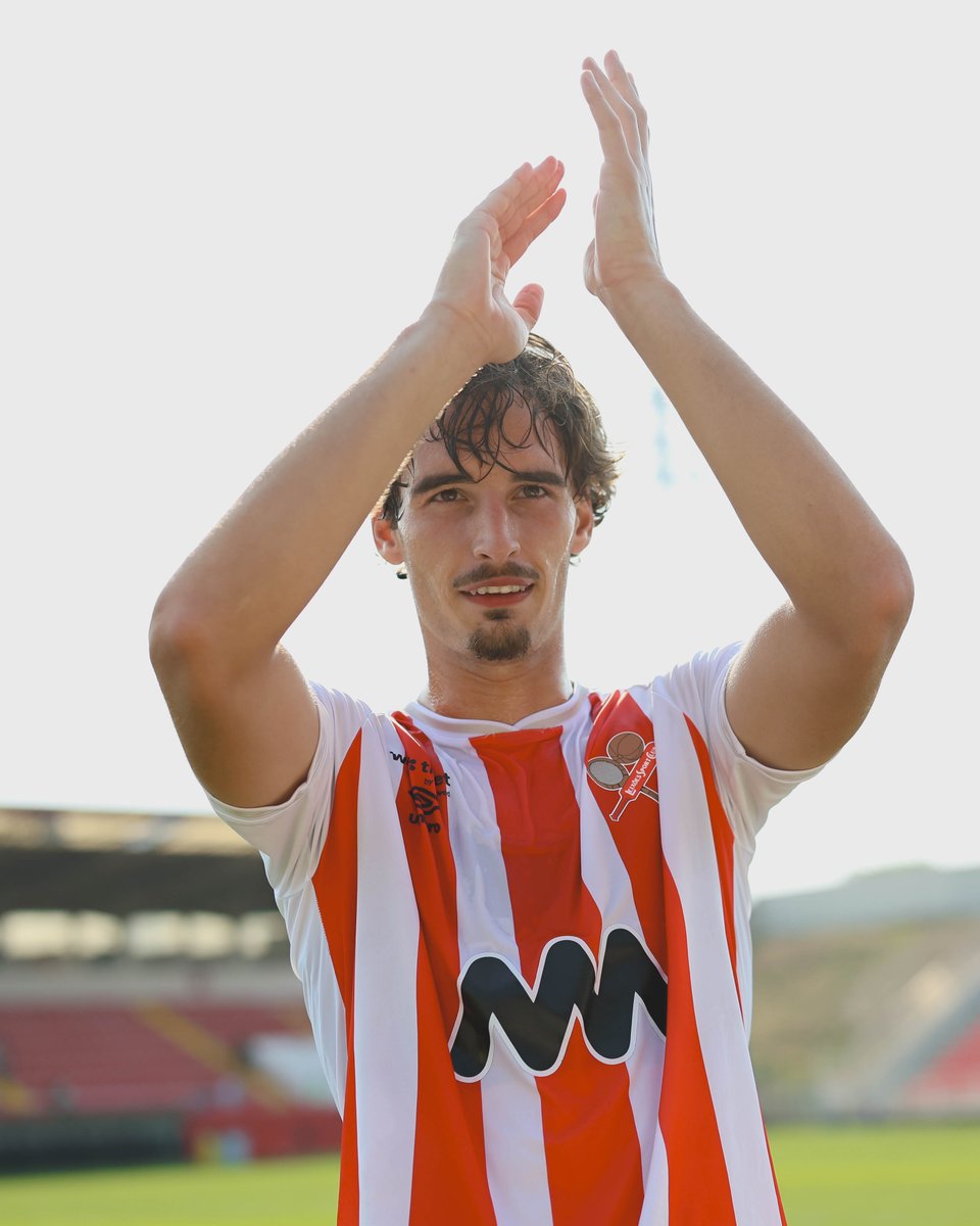 leixoessad's tweet photo. Aplausos para a beleza do nosso 𝒅𝒓𝒆𝒔𝒔 𝒄𝒐𝒅𝒆 👏😍
#ArmadaDoMar • #LSCxAFC • #LigaPortugalMeuSuper https://t.co/xPUw5v0uI6
