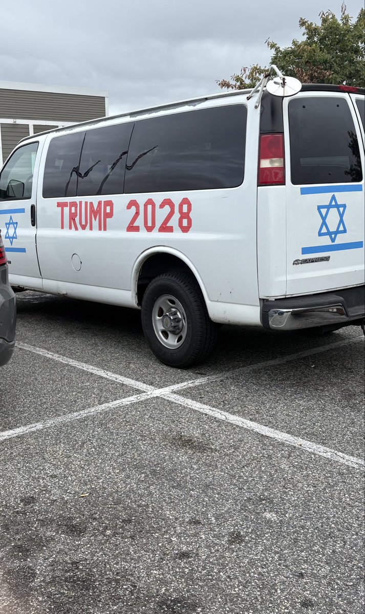 mhess288's tweet photo. @scopgieb Made me think of this find from the Valley Forge PA Turnpike rest stop parking lot 😅 https://t.co/CLJU1vAXrJ