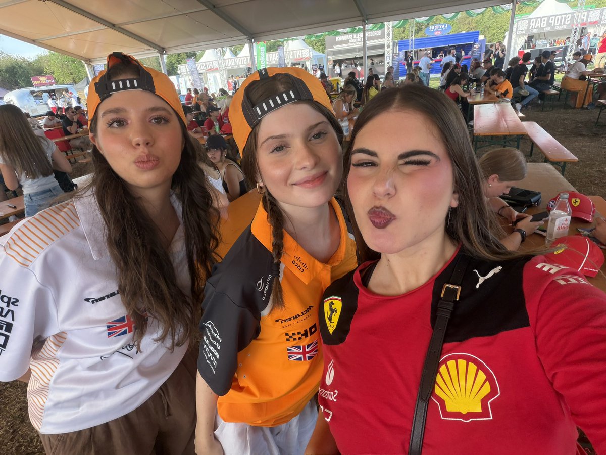 carpenterblisss's tweet photo. 🧡 ciao ciao 🧡 https://t.co/uriqiPiVKh