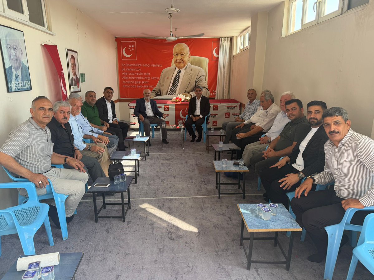 emin_ekmen's tweet photo. Saadet Partisi Batman İl Başkanı Sayın Mehmet Fırat'ı ve yönetimini; İl Başkanımız Şehmus Yılmaz, İl Başkan Yardımcılarımız Emin Altun, Ahmet Şarlat ve Yusuf Ok ile ziyaret ederek dünden bugüne hatıralarımızı yad ettik. 

Ziyaretimiz kapsamında; Yeni Yol Grubu çalışmalarımızı, Batman'ın çözüm bekleyen sorunlarını ve yürütülen sürece ilişkin başlıkları kapsamlı bir şekilde ele alarak değerlendirmelerde bulunduk.

İşbirliğimizin ortak akıl ve istişare zemininde güçlenmesini önemsiyoruz.

Nazik ev sahiplikleri için Saadet Partisi Batman İl Başkanlığı'na teşekkür ediyorum.

@saadetpartisi72 @SehmusYilmazz , @okyusufff, @SarlatAhmet @altun535