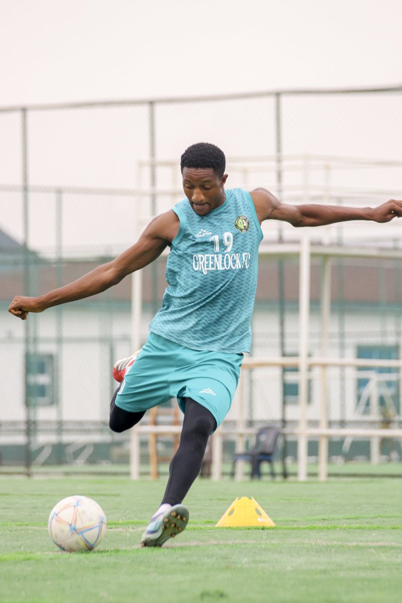 GreenLockFC's tweet photo. 📸 The snaps can tell you about a fire session 🔥
NEXT UP, Ojodu City
#GreenLockFC #TrainingSession https://t.co/NjuyzuzpbK