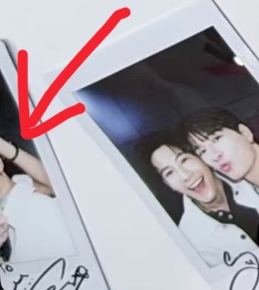 tinawang813's tweet photo. Wait a minute, is there a picture of singto touching Krist‘s head here???👋😌👁️👁️

#คริสสิงโต
#DrGxKristSingto https://t.co/8rGlP7f2hf