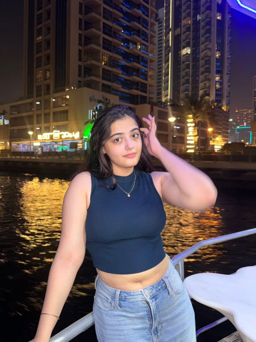 venom1s's tweet photo. Not even doctors and engineers can have the lifestyle of an influencer.

It’s mostly because of simps.

Just make a few reels, dance around, gain followers, and earn 2–4 crore a year.

No wonder millions of girls want to become influencers these days. https://t.co/BtWovlhQjb