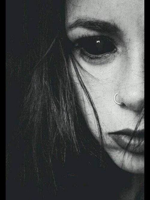 ghostcrowdeath's tweet photo. Black eye 🖤 https://t.co/B8ndmmIkP9
