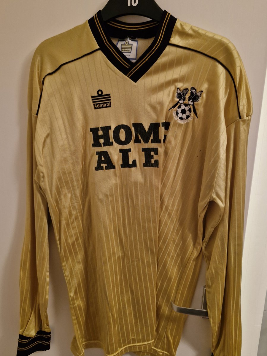 joao_beth's tweet photo. @ade_rawden @80tribalcolours @ClassicNotts @NCountyShirts @magpies_history @OldNottsShirts @Official_NCFC @NCFCFoundation @NottsCountyLive @NottsCountyTalk Amber / gold ? https://t.co/BakcIMSCIg