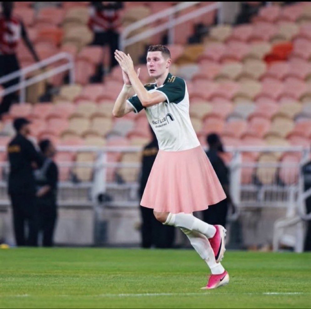 koora_ahli's tweet photo. 🚨| نشط الأن جمهور النادي الأهلي تُطالب باللاعب 
لامين كمارا بدلاً من 🎀

#لامين_كمارا_مطلب_اهلاوي https://t.co/Z8PwRAqKcL