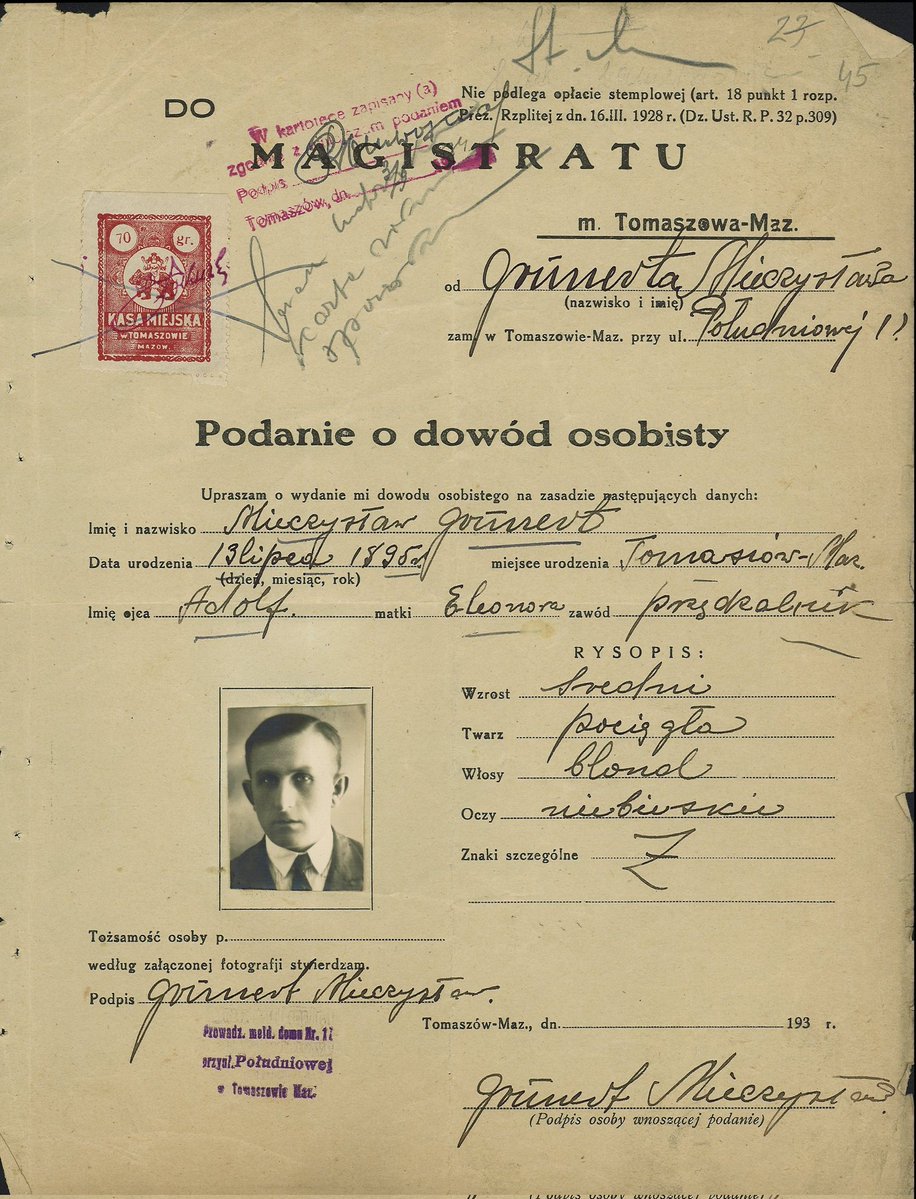 TomFromKatowice's tweet photo. My name is Mieczysław Grunert 🇵🇱,
a weaver from Tomaszów Mazowiecki.
I was murdered by #Germans in their #Death camp #Auschwitz on September 3️⃣, 1941 at the age of 4️⃣6️⃣ only because I was a #Pole.
I survived 6️⃣5️⃣ days.
Please, #NeverForget me!
#WWII
#NeverAgain
#genocide https://t.co/93d7TLCZXH