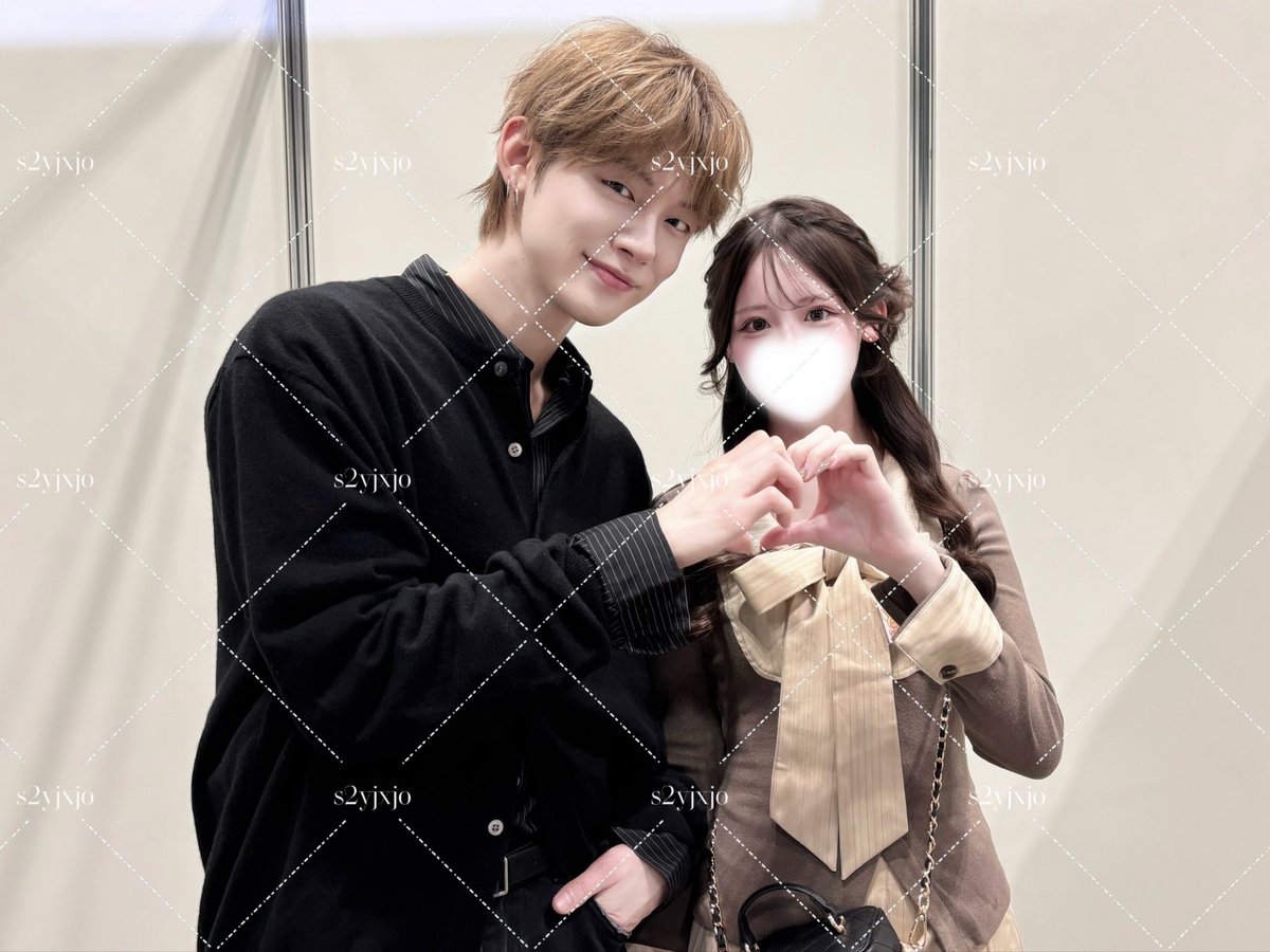 s2yjxjo's tweet photo. 260123♡関東 ツーショ🦊

前回のツーショ撮り終わった瞬間大号泣しちゃって剥がされる前に自主退出しちゃったのずっと後悔😭😭
今回はなにか一言伝えたいな💭

前髪ふわふわでキメ顔かわいかった
꒰ᐡ⸝ɞ̴̶̷ ·̮ ɞ̴̶̷⸝ᐡ꒱♡

思い出記録用に✍🏻📋⸝‍⋆
#TOMORROW_X_TOGEHTER #TXT #연준 #yeonjun #ヨンジュン  #ツーショ  #ミーグリ #Starkissed