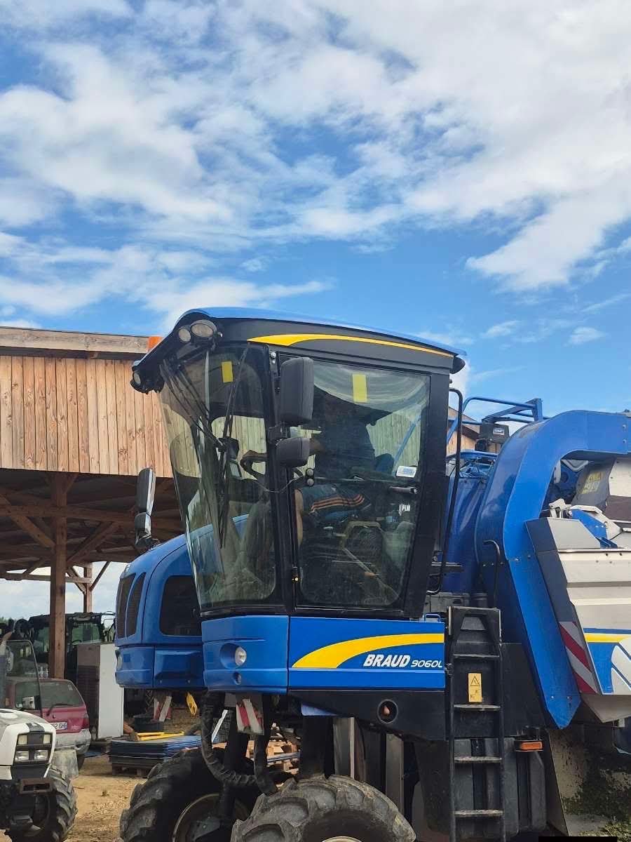 grandebougie's tweet photo. Et on continu encore et encore.
Dans la joie et la bonne humeur.
Une belle récolte.🍇
Millésime 2026.🍷
#SaintEmilion #Vendanges #Raisins #Vins https://t.co/h2znUDzkGg