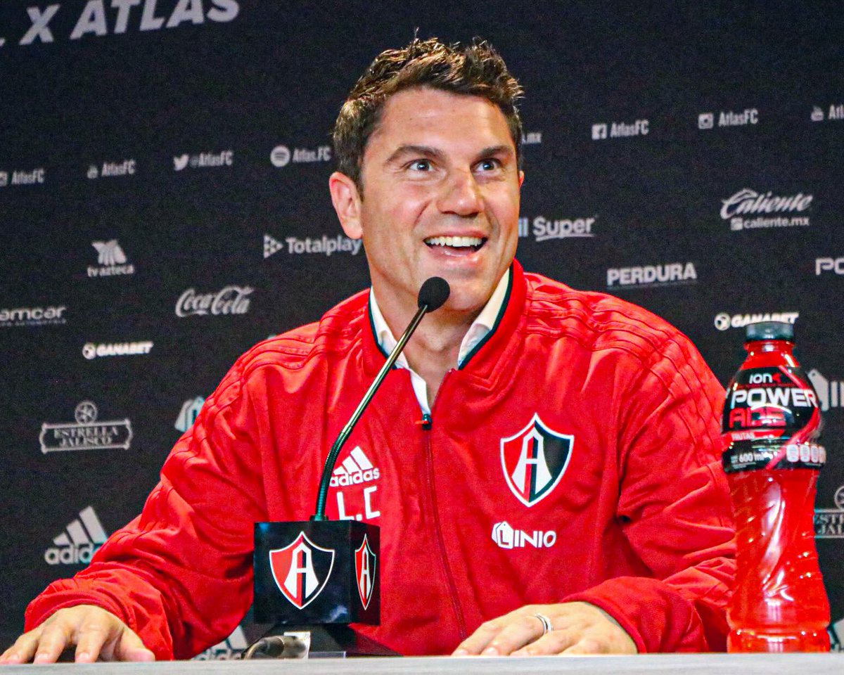 Juanpi_Ugarte's tweet photo. Lo de Leandro Cufré nace de una propuesta realizada por un empleado que se encarga del área de fútbol de San Lorenzo.

Su nombre fue puesto sobre la mesa hace unos días.

Fue asistente técnico en Cruz Azul, Santos Laguna y la Selección de Venezuela. Su única experiencia como entrenador principal fue en Atlas.