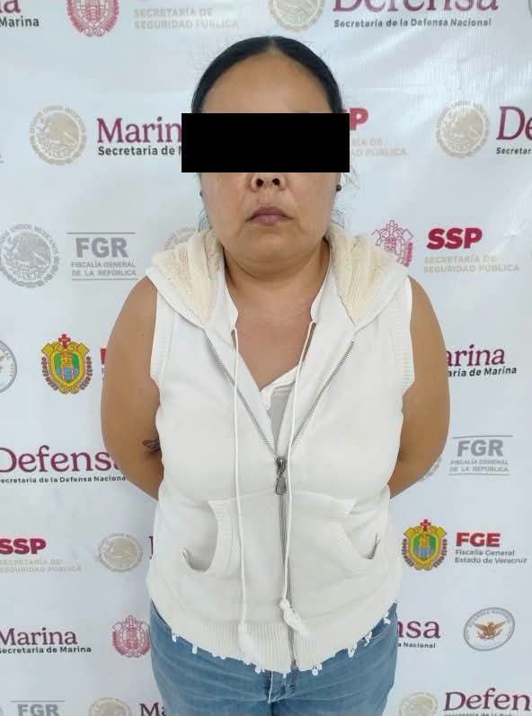 PandadelAmorXXI's tweet photo. Mujer y lesbiana... 🤢

Cecilia (1.ª foto) mató a golpes a su hijo Leonel (5) en Tejería.

Eran tan graves las lesiones que fue trasladado a Veracruz donde murió después de varias horas de agonía. Fue detenida ella y Claudia, su pareja. 

#PandaNews https://t.co/gItGZqO55t